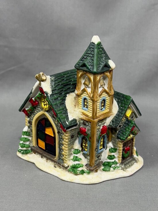 Cobblestone Corners Country Church Ceramic Christmas Village Holiday Decor Y2K - Picture 2 of 16